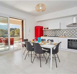 3 bedroom seaside apartments in Sicily, sleeps 6